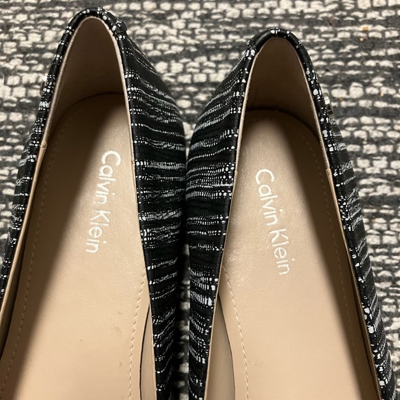 Calvin Klein Black and White Pointed Toe Flats - Picture 8 of 10